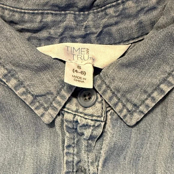 Women’s Denim Button-Up Shirts - 2 - Picture 6 of 6